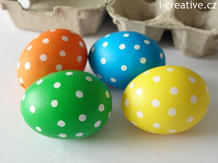 velikonoční vajíčka s puntíky