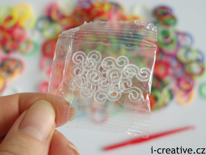 plastové háčky k pletení z gumiček
